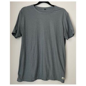 Vuori Men’s Short Sleeve Activewear Performance Shirt Size Medium Strato Tech